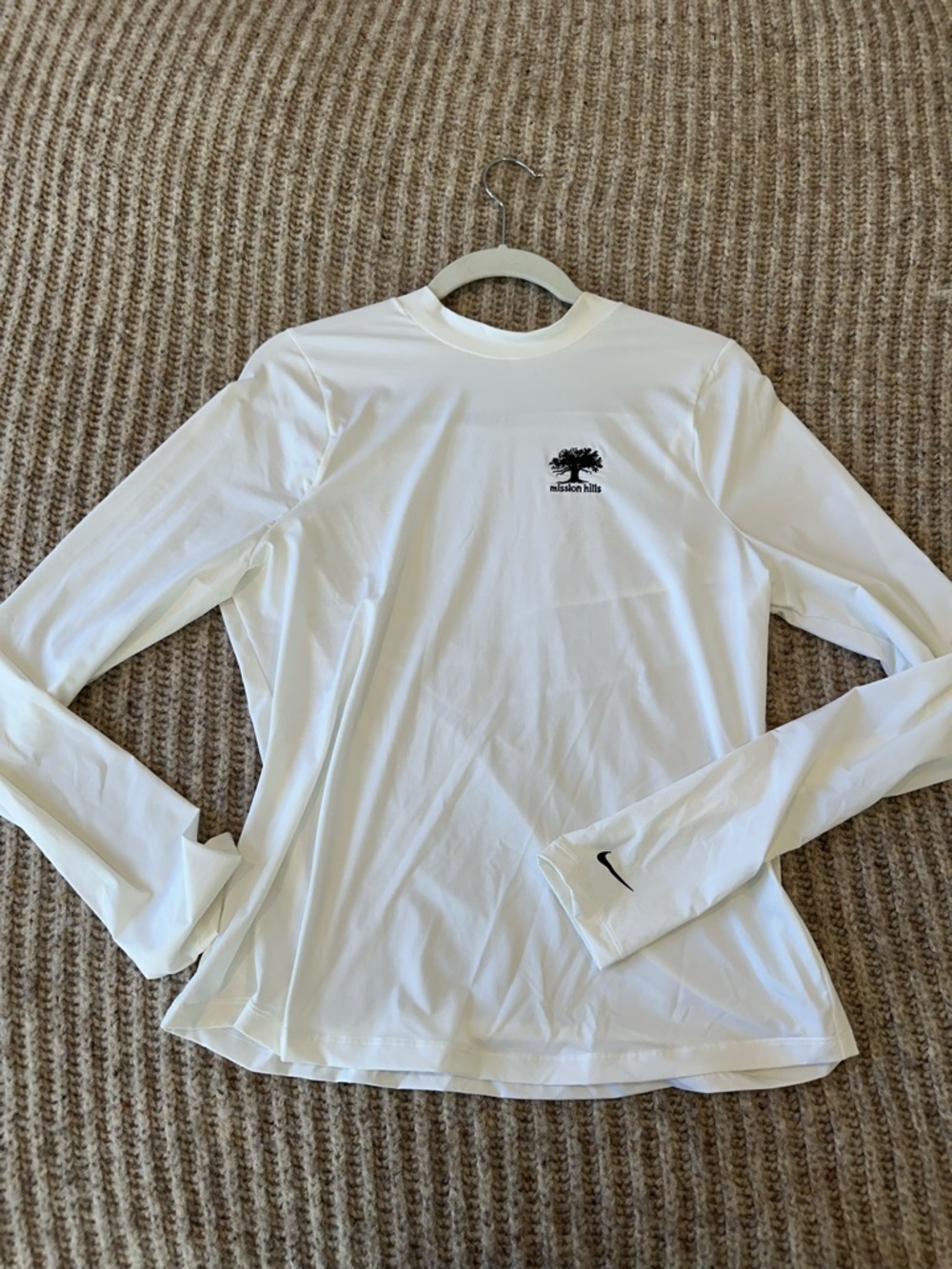 Nike Women’s White Long-Sleeve Performance Shirt Mission Hills